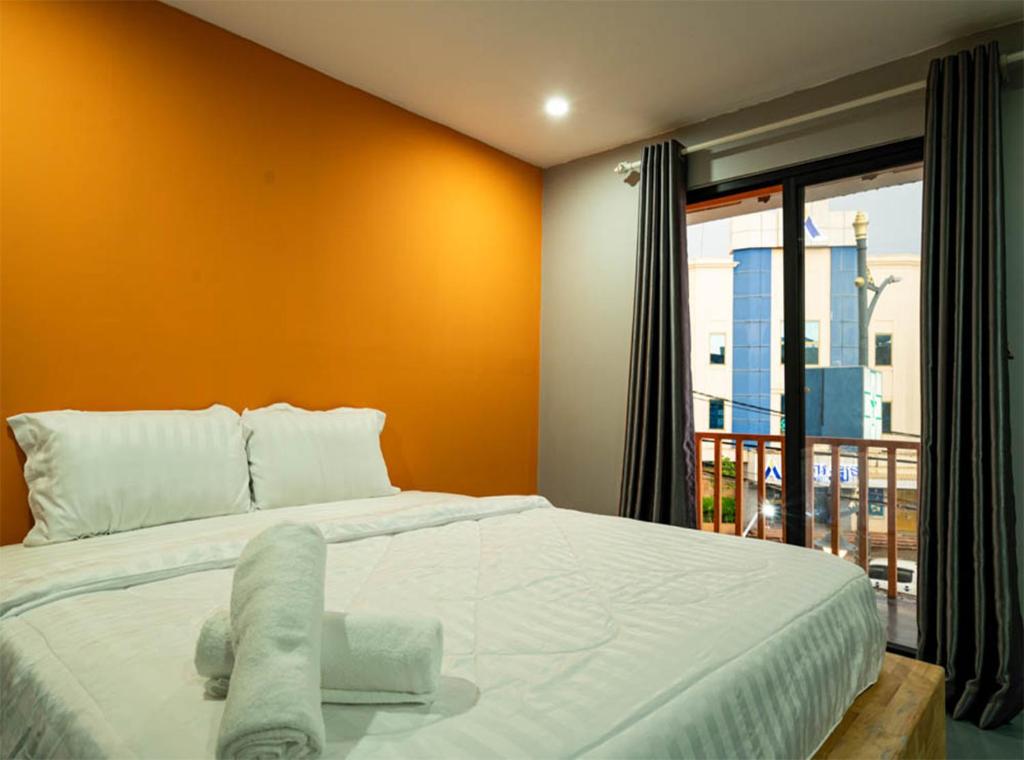 89009central-pod-capsule-hostel-02.jpg