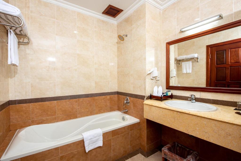 9006pacific-hotel-&-spa-03.jpg