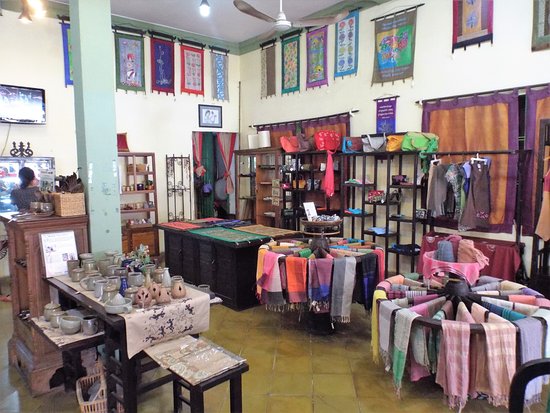90112rajana-crafts-02.jpg