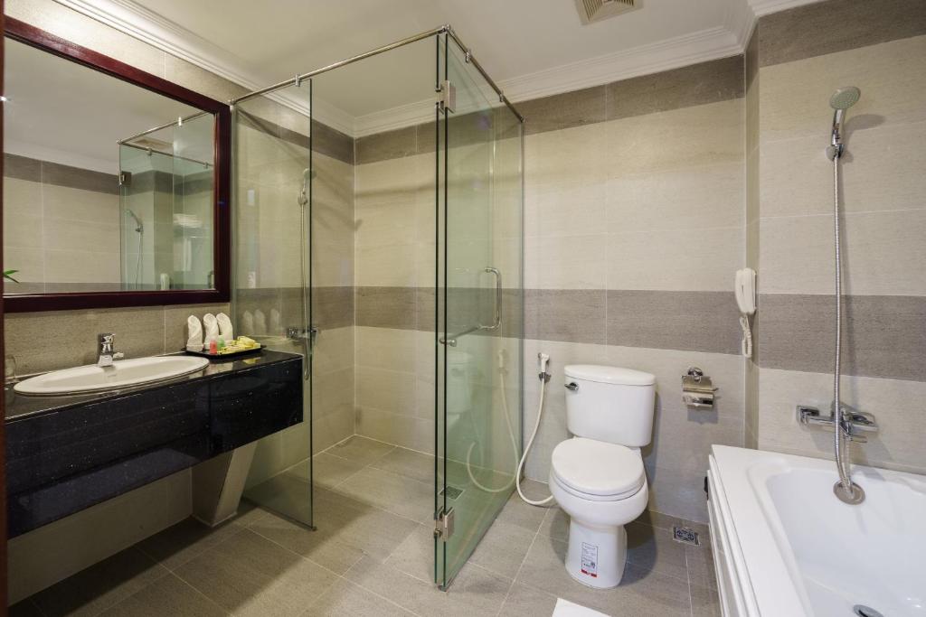 92704smiling-deluxe-hotel-03.jpg