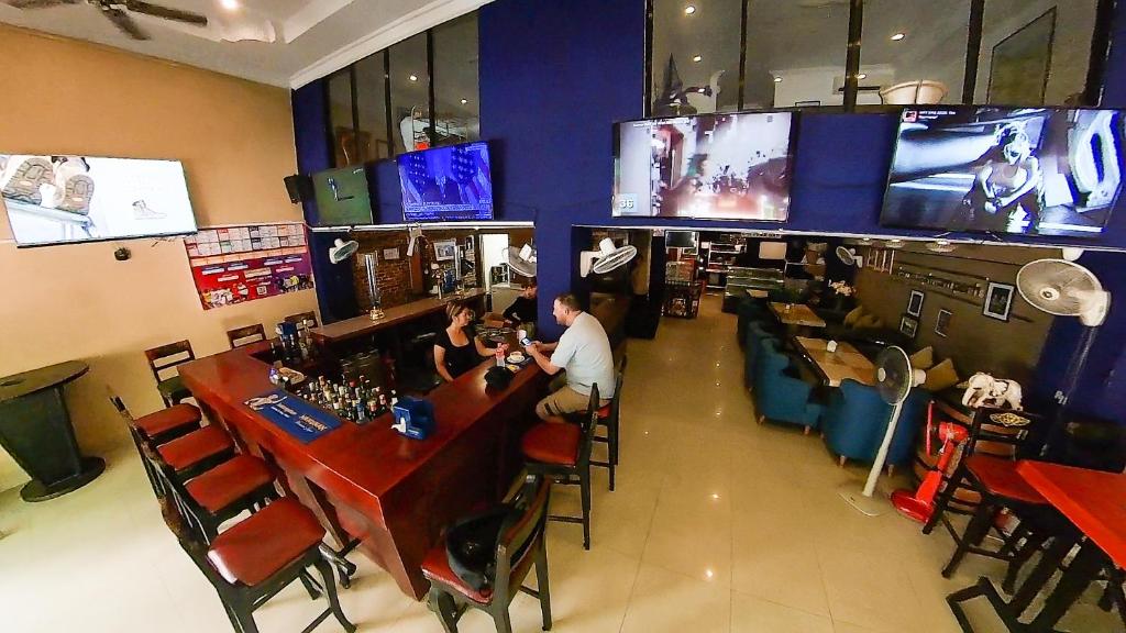 92722riverside-hotel-phnom-penh-02.jpg