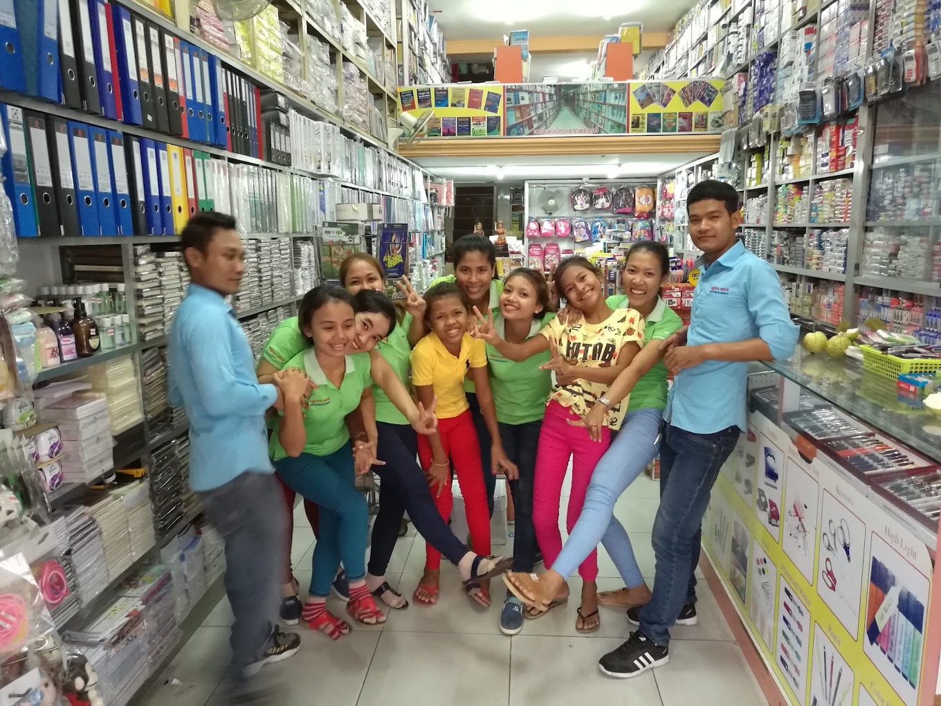 98113nokorthom-bookshop-02.jpg